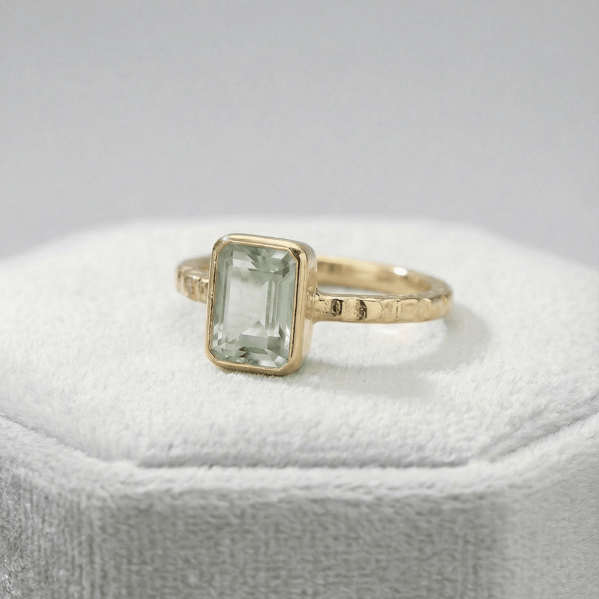 Tidewashed Green Quartz Ring - Octagonal Gemstone & Hammered Band